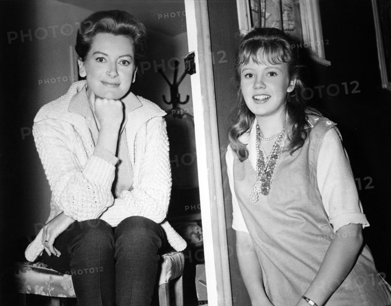 Deborah KERR and Hayley MILLS, 1964