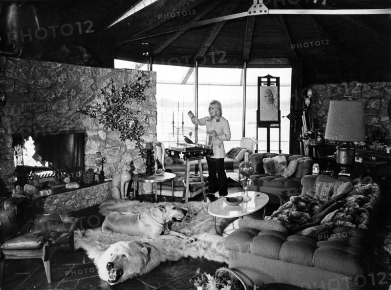 Kim NOVAK at home in her 'seagull nest'