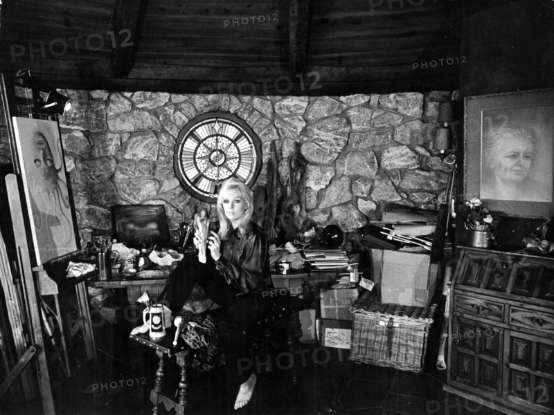 Kim NOVAK at home in her 'seagull nest'