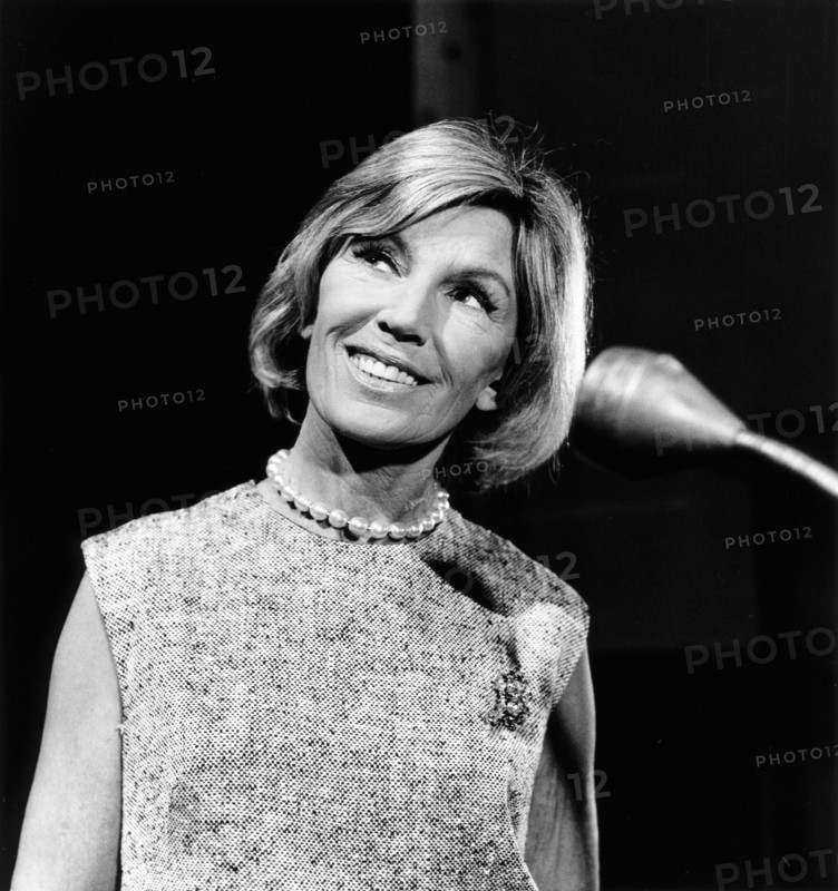 Lale ANDERSEN during a television appearance