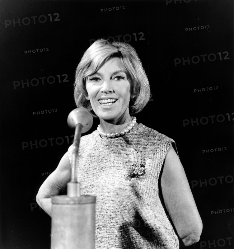 Lale ANDERSEN during a television appearance