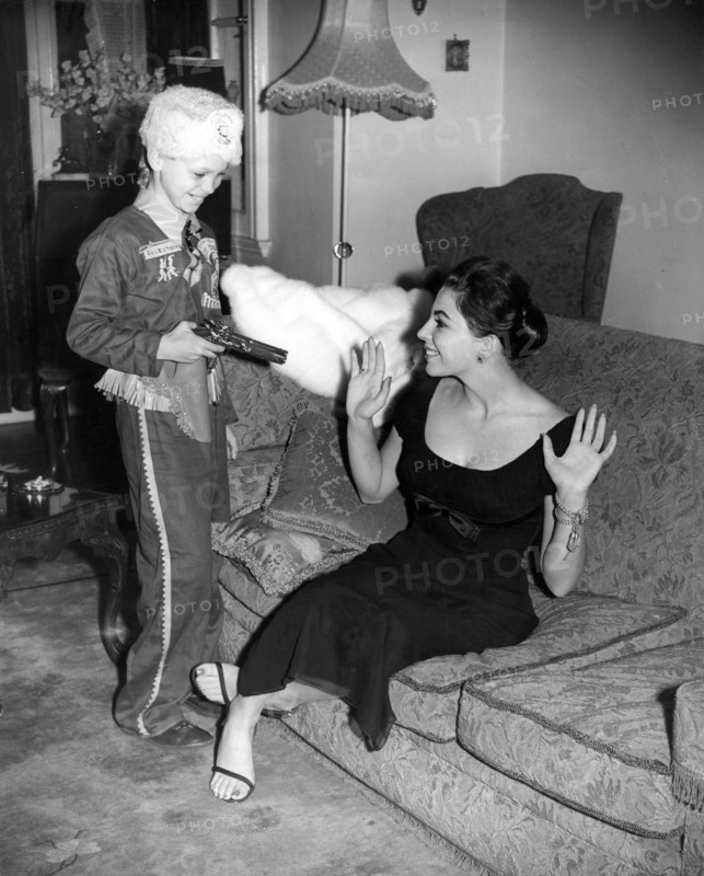 Joan COLLINS with her brother Bill in London, 1956