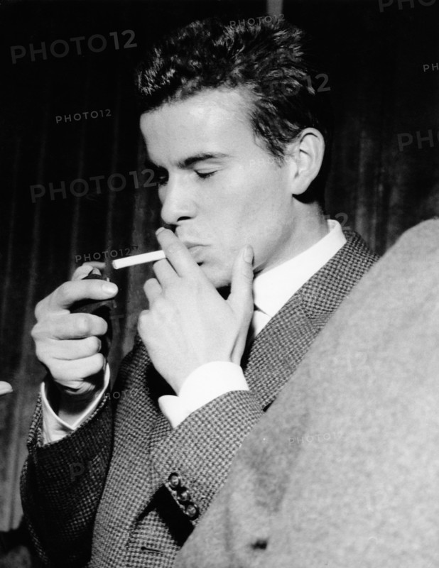 Horst BUCHHOLZ smoking a cigarette