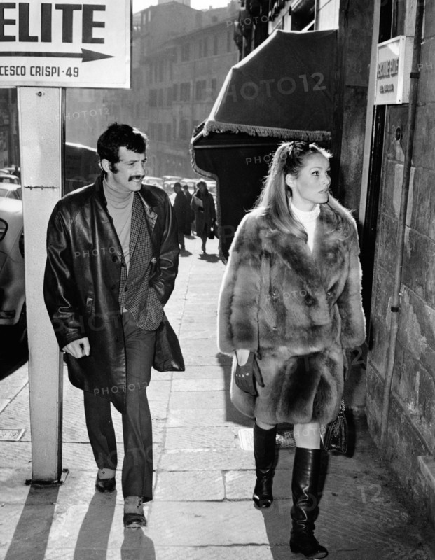 Jean-Paul BELMONDO and Ursula ANDRESS, Roccaraso 1967
