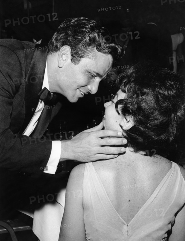 Peter FALK and his wife Alice FALK, 1962