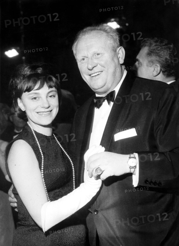 Gert FRÖBE and wife Beate BACH at the Bal Paré, Munich 1965