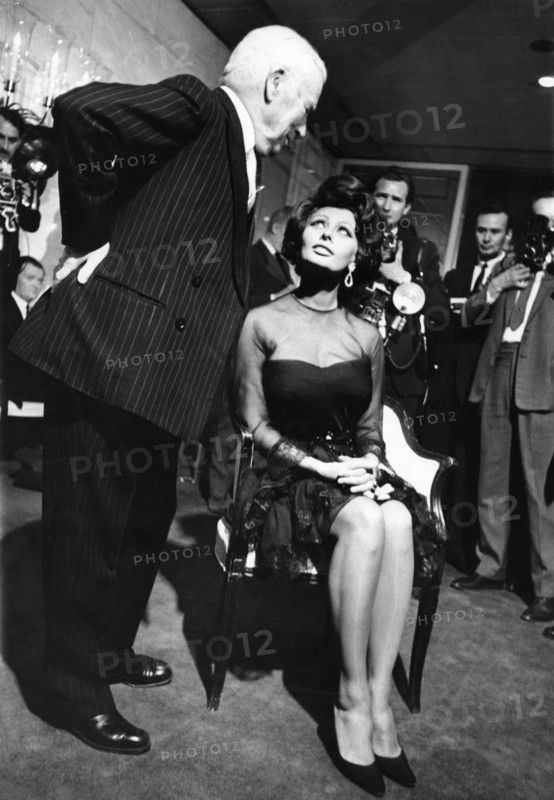 Charlie CHAPLIN and Sophia LOREN, London 1965