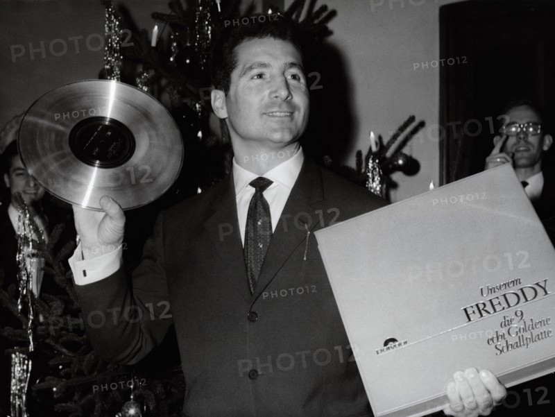 Freddy QUINN receives ninth gold record