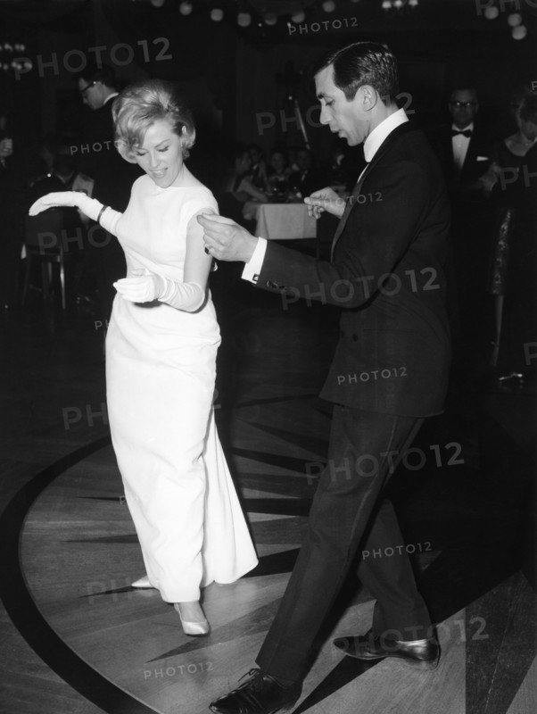 Bibi JOHNS and Milli MILLÉ at the Munich Bal Paré, 1963