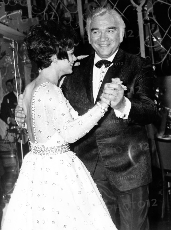 Uschi GLAS dances with Lorne GREENE at Bal Paré, 1969