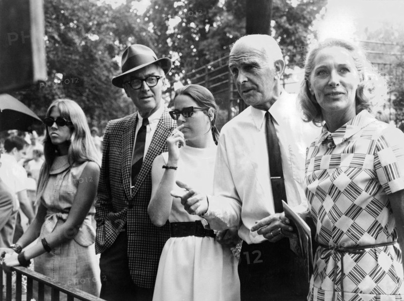 James STEWART and Bernhard GRZIMEK in the Frankfurt Zoo, 1968