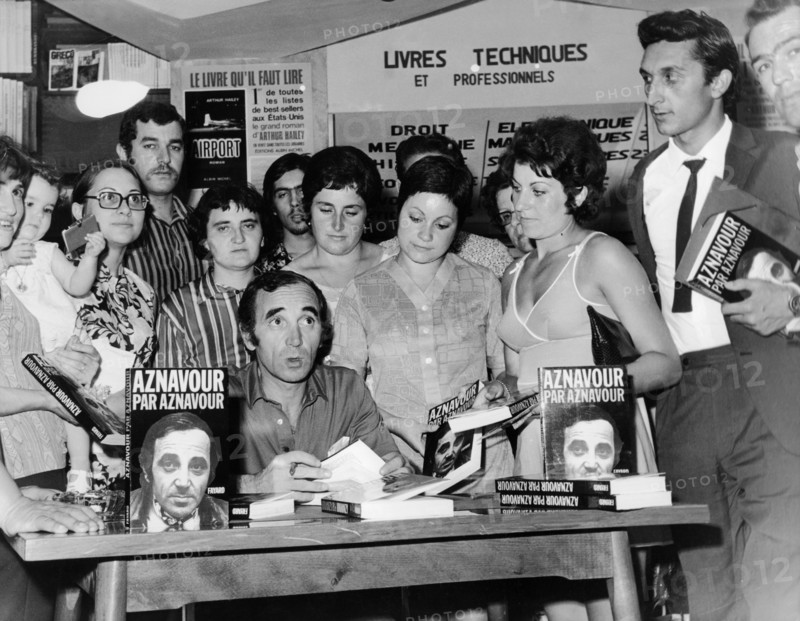 Charles AZNAVOUR, signing books, Nice, 1970