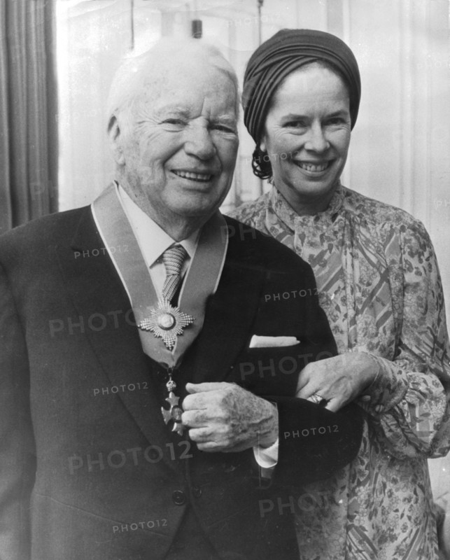 Sir Charlie CHAPLIN and Oona CHAPLIN, London 1975