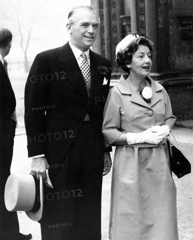Douglas FAIRBANKS Jr. and his wife Mary Lee EPLING, 1960