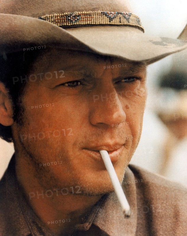 Steve McQUEEN, portrait with cowboy hat and cigarette