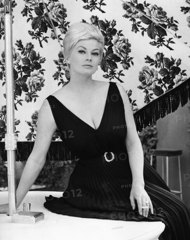 Anita EKBERG in her villa in 1961