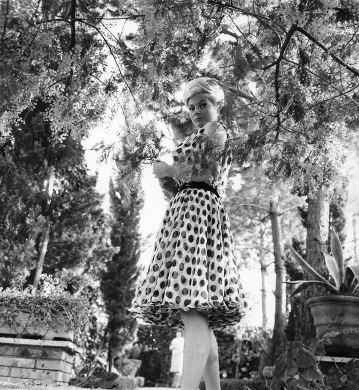 Anita EKBERG in her villa in 1961