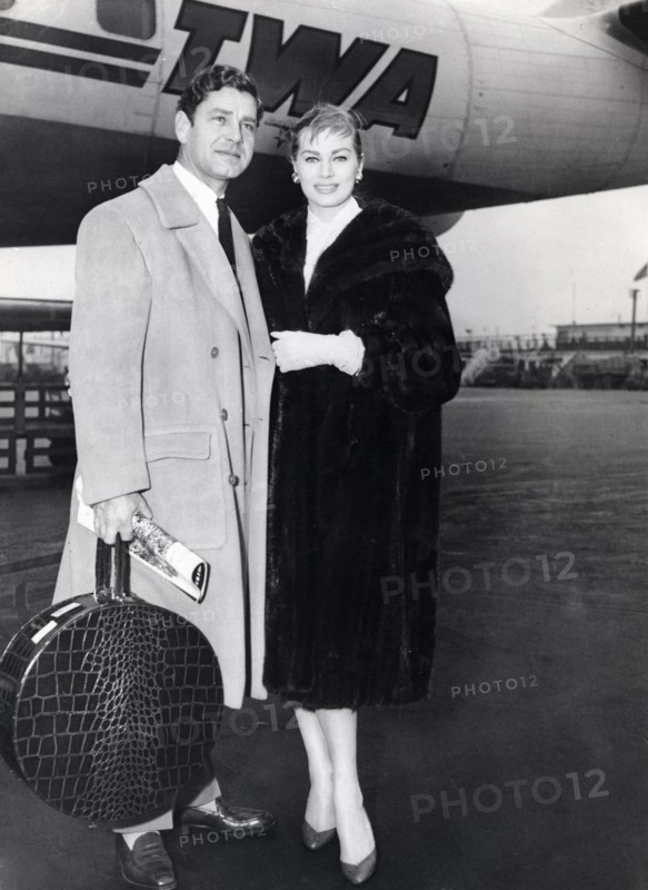 Anita EKBERG and Anthony STEEL, 1957