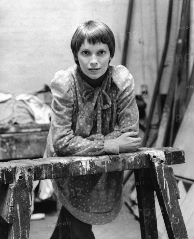Mia FARROW plays theater in Manchester
