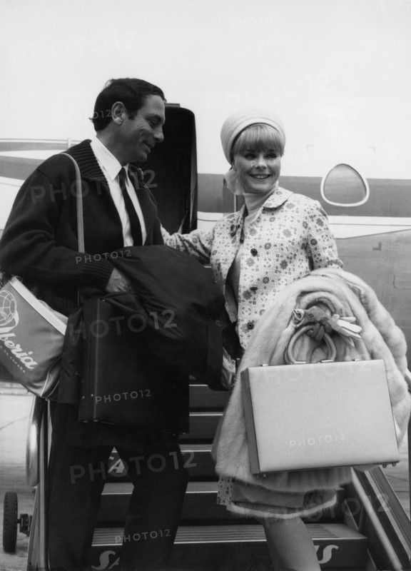 Elke SOMMER and Joe HYAMS, 1965
