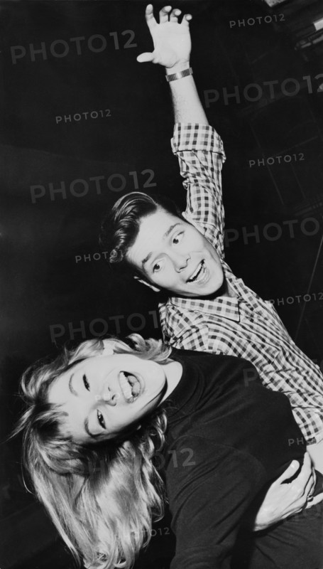 Cliff RICHARD and Susan HAMPSHIRE filming in Hertfordshire, 1963
