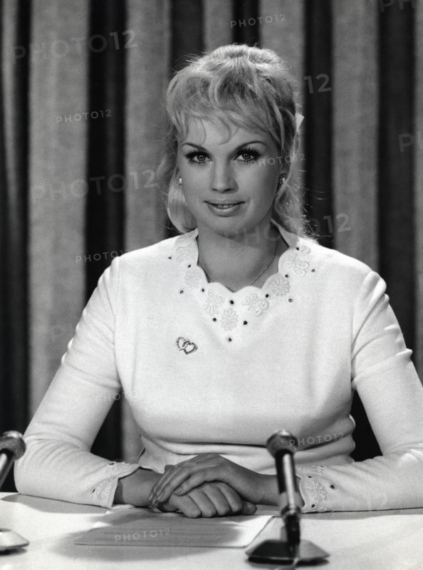 Barbara VALENTIN, portrait in the studio