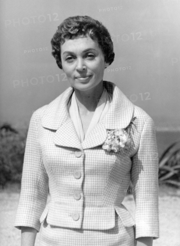 Lilli PALMER receives the German Film Prize in 1957