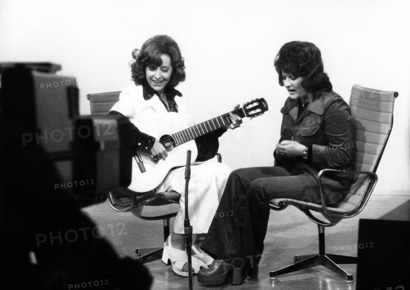 Caterina VALENTE and Joy FLEMING