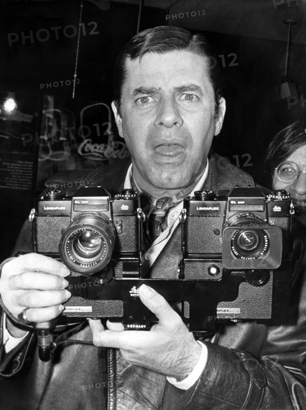 Jerry LEWIS with camera, portrait