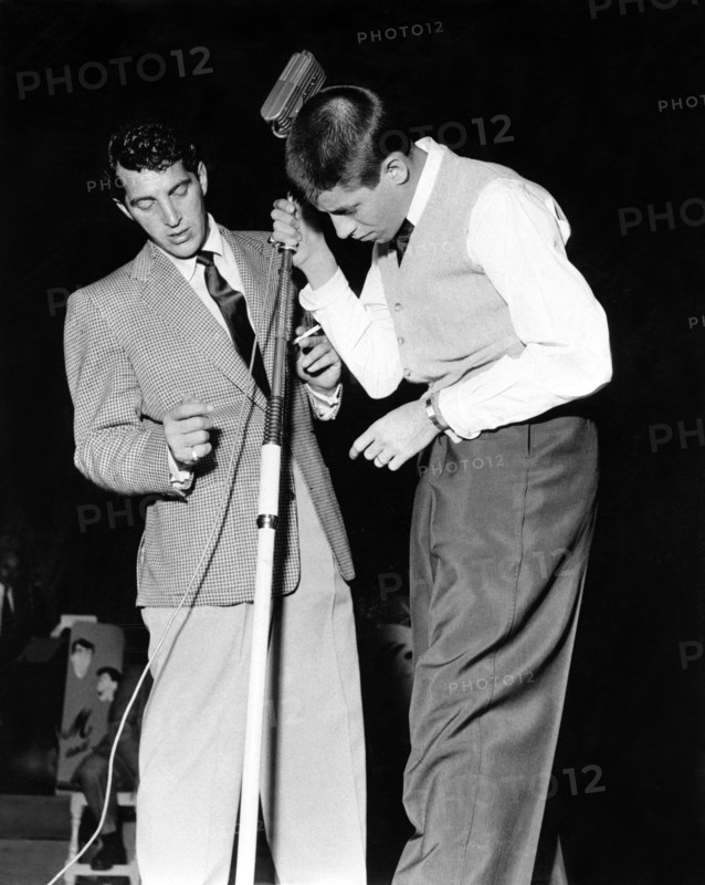 Jerry LEWIS and Dean MARTIN on stage, London