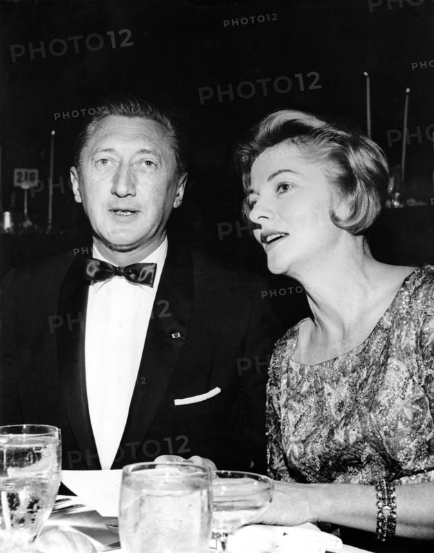 Joan FONTAINE with René MILLET