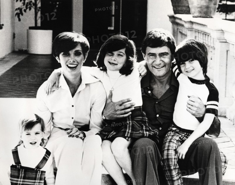 Vidal SASSOON with family 1974