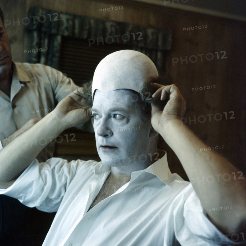 Curd JÜRGENS as a clown in 'The Blue Angel'