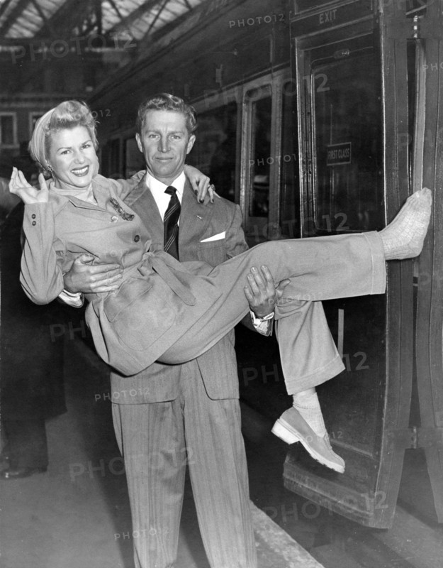 Zoe GAIL and Bert BERNARD, 1951