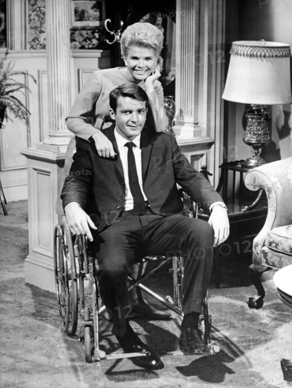 Barbara ANDERSON and Don GALLOWAY in "The Boss"