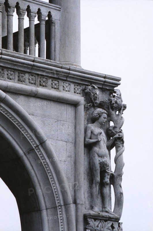 The Ducal Palace in Venice : detail of the front.