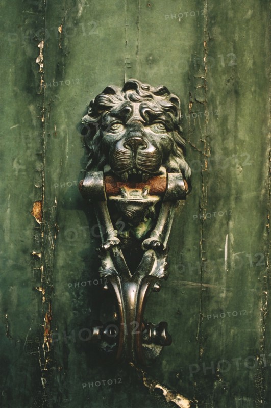 Venise : détail d'une poignée de porte.