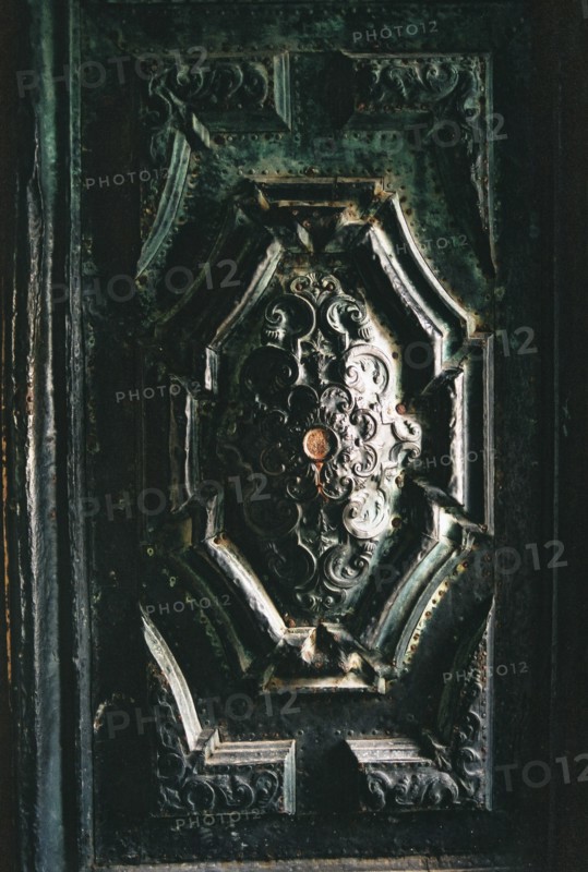 Eglise Sainte-Marie des Jésuites à Venise : détail du portail.