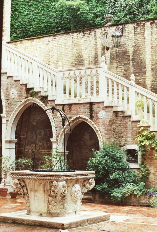 The Giustinian Palace in Venice: Ca' Foscari yard.