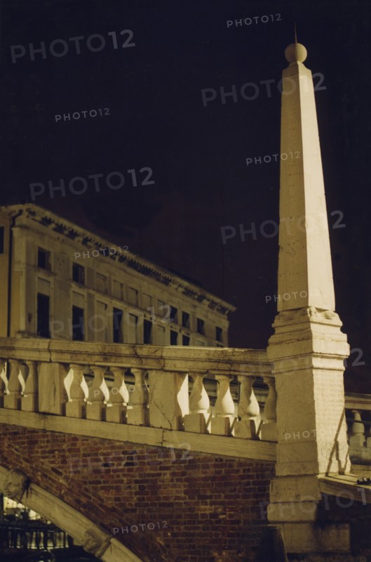 Le pont delle Guglie et le palais Venier Priuli Manfrin à Venise.