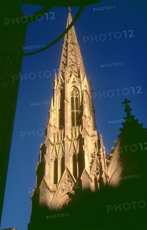 Night view, St. Patrick's Cathedral
