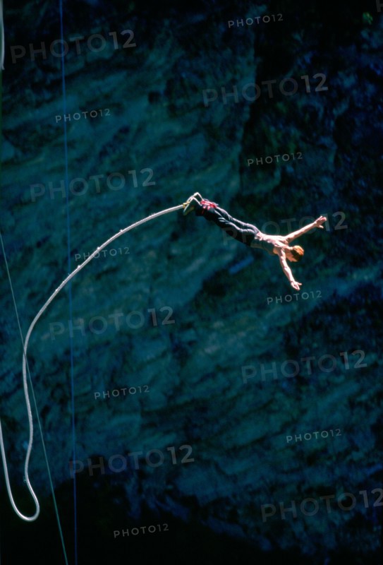 BUNGEE JUMPING