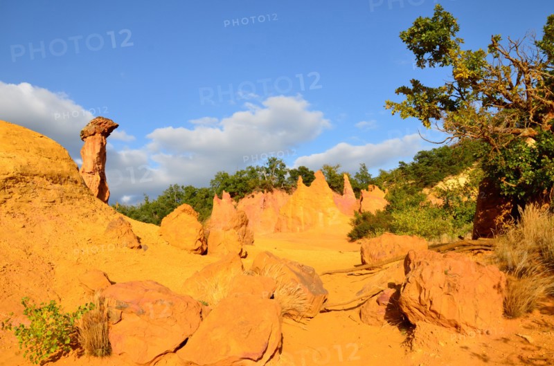 Between the Luberon mountains to the south and the Monts de Vaucluse to the north, the most spectacular of ochre sites is theâ€œthe Colorado ProvenÃ§alâ€.