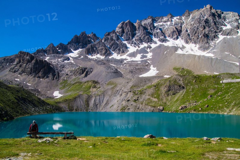 Lake sainte anne qeyras in hautes alpes in france