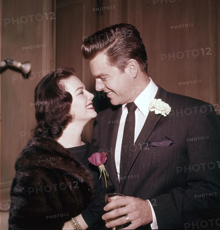 NATALIE WOOD Robert Wagner.Supplied by   Photos, inc.(Credit Image: © Supplied By Globe Photos, Inc/Globe Photos/ZUMAPRESS.com)