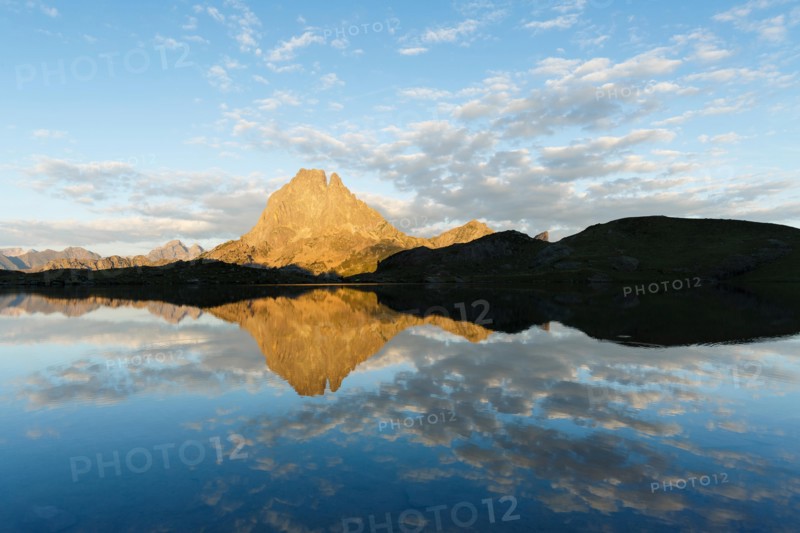 Gentau lake and Pic du Midi d'Ossau, Ayous lakes route, Pyrenees mountains, France, Europe