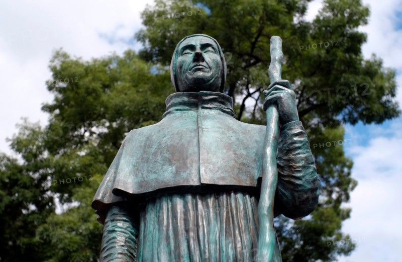 A statue of Pope Adrian VI, a Dutchman from Utrecht, is seen in a street in Utrecht, the Netherlands August 5, 2017. © John Voos