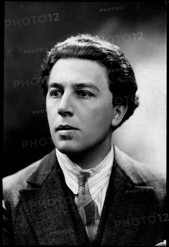 1927 , Paris , FRANCE : The founder of Surrealism french poet, writer , anarchist and anti-fascist André BRETON ( 1896 - 1966 ), photo by Henri Manuel