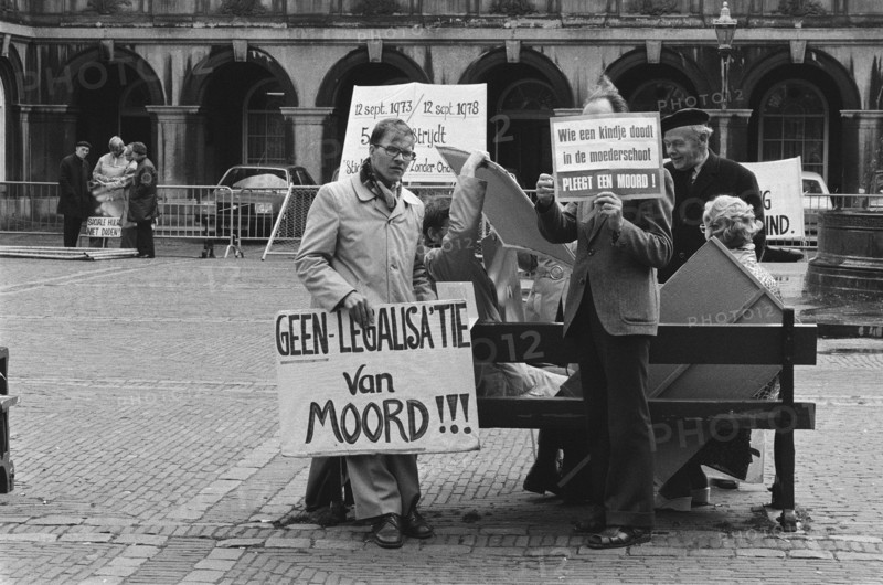 Anti-abortion demonstration Father Koopman, 12 September 1978, demonstrations, The Netherlands, 20th century press agency photo, news to remember, documentary, historic photography 1945-1990, visual stories, human history of the Twentieth Century, capturing moments in time