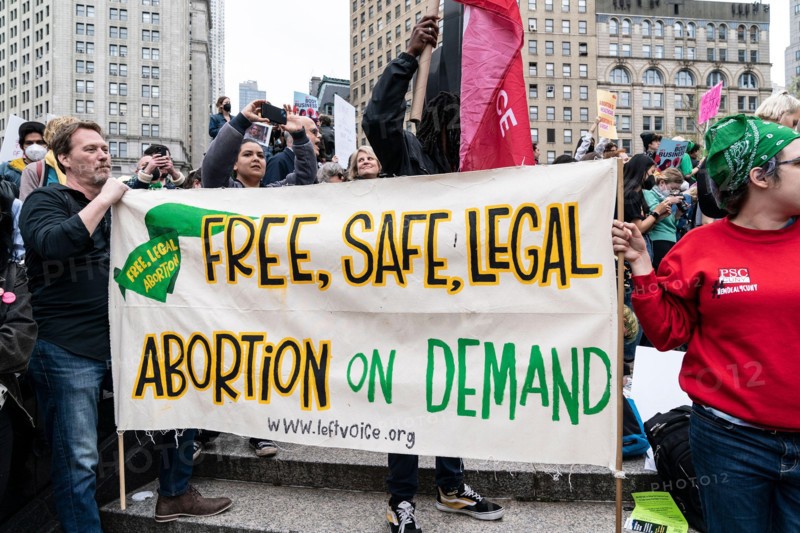 New York, USA. May 3, 2022, New York, New York, United States: More than 3 thousand people rally on Foley Square for abortion rights for women in light of Supreme Court leak showing that conservative majority of Supreme Court plan to overthrow Wade vs. Roe decision effectively banning abortions in the country. The rally is kick start the week of protests across the country demanding abortion rights. (Credit Image: © Lev Radin/Pacific Press via ZUMA Press Wire) Credit: ZUMA Press, Inc./Alamy Live News